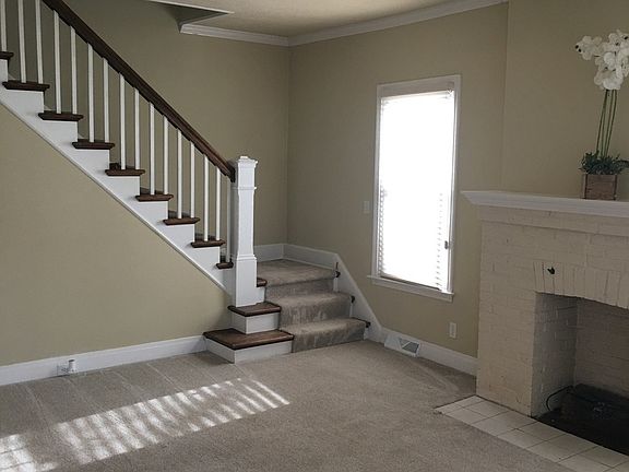 3rd image of 321 S Myrtle Ave