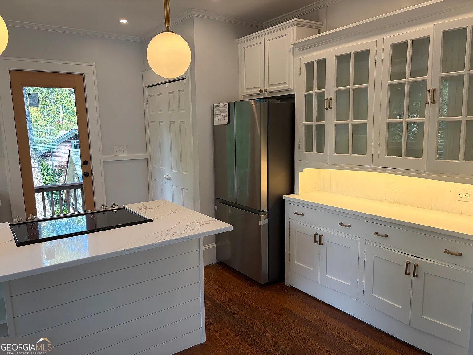 2 bed, 2.0 bath, 1650 sqft, $3,995 — Photo 3