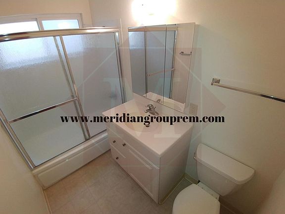 2nd image of 1429 De La Vina St APT 2