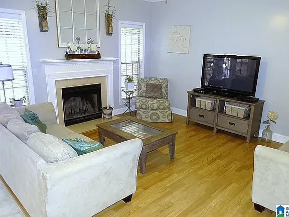 3 bed, 2.5 bath, 1840 sqft, $1,680 — Photo 3