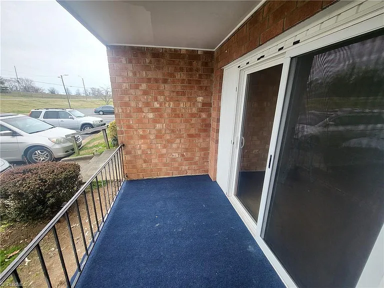 2829 N Ohenry Blvd #D — Photo 5