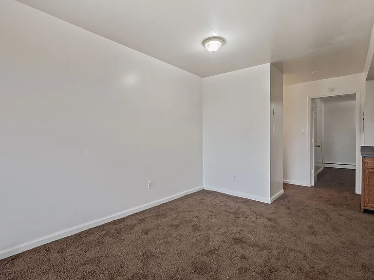 Pembrook Manor — Photo 18