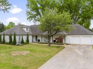 2820 E 57th Pl, Tulsa, OK 74105