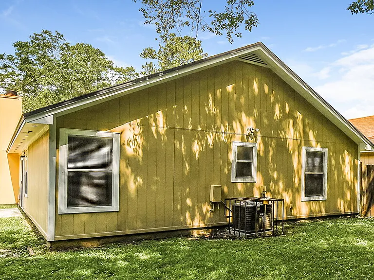 10725 Meadowlea Dr — Photo 18