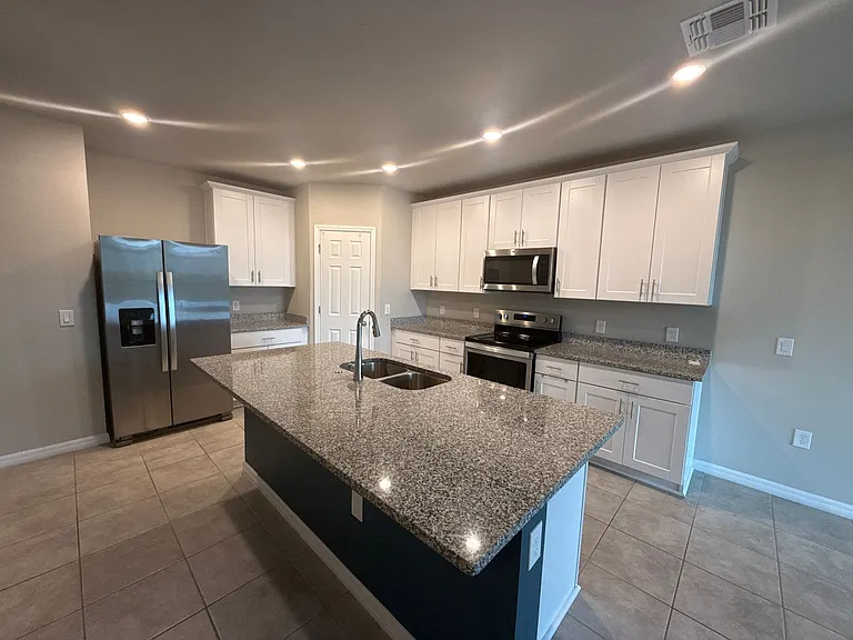 372 Guadlupe St — Photo 10