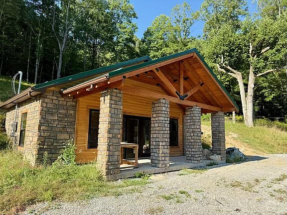 3rd image of 1454 Saxon Bolt Rd