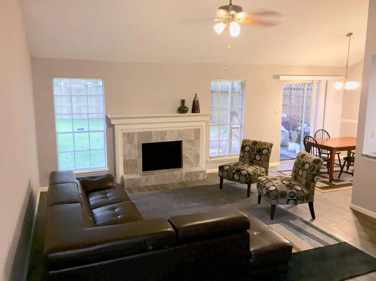 2 bed, 1178 sqft, $1,925 — Photo 1