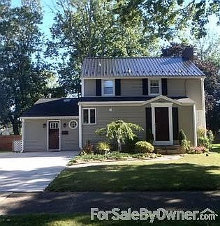 8963 Champlain Avenue, Niagara Falls, NY
						:
						Quiet neighborhood on CAYUGA ISLAND