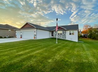 117 Caroline Ct, Beaver Dam, WI 53916