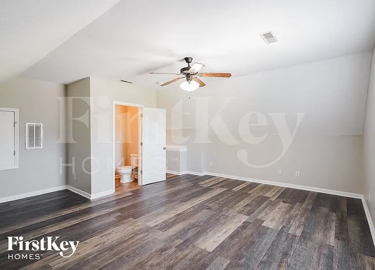 1237 Fossil Dr — Photo 9