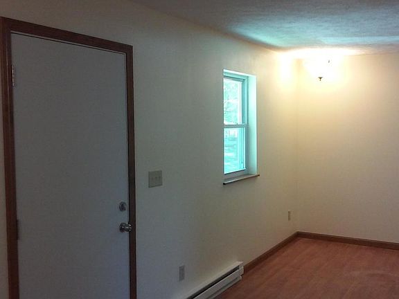 Direct Outside Entry/no shared hallway