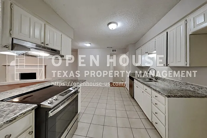 4208 Selina Ct — Photo 6