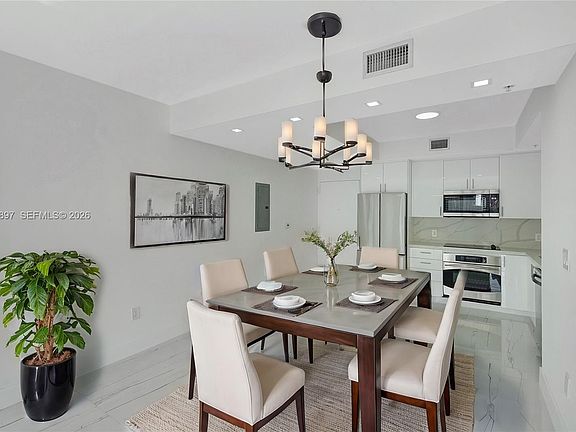 5th image of 90 SW 3rd St APT 1602