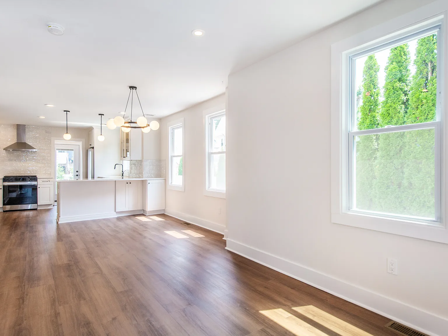 4 bed, 3.5 bath, $7,400 — Photo 4
