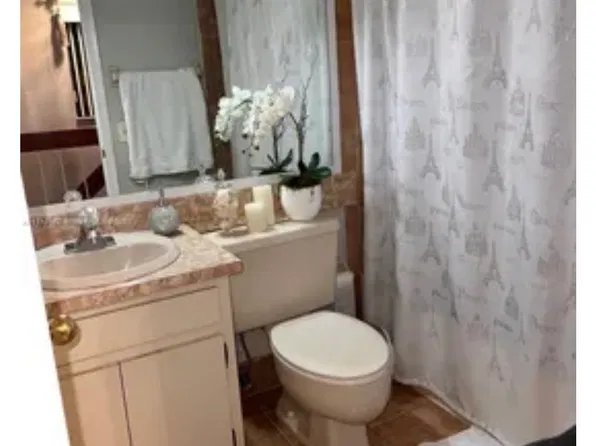5352 W 24th Ave #127, Hialeah, FL 33016