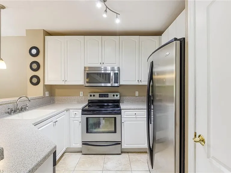 8599 Athena Ct — Photo 6