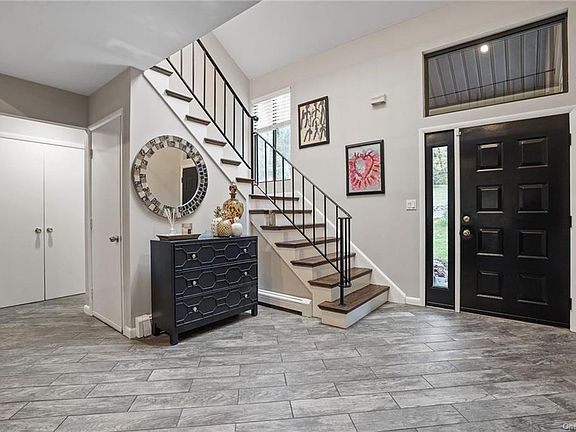 3rd image of 1261 Underhill Ave