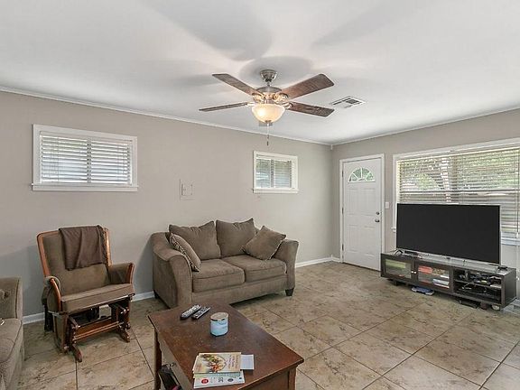 4th image of 145 Prospect St