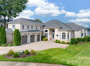 3394 Governors Island Dr, Denver, NC 28037