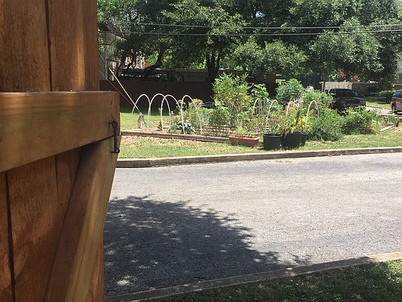 5th image of 11822 Song St