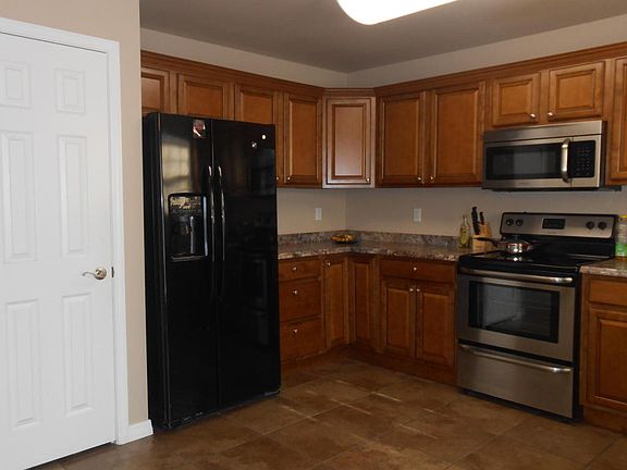 5th image of 1505 E 11th Cv