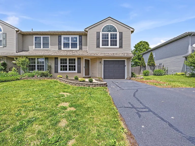 1108 Red Barn Ln — Photo 2