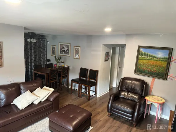 289 Main St APT 4A, Spotswood, NJ 08884