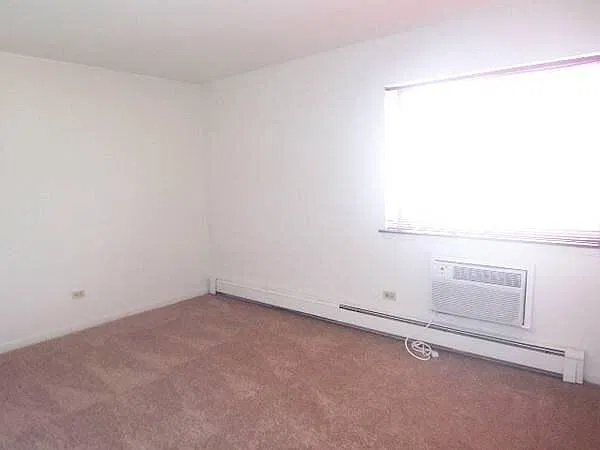 2 bed, 1.5 bath, 1300 sqft, $1,950 — Photo 3