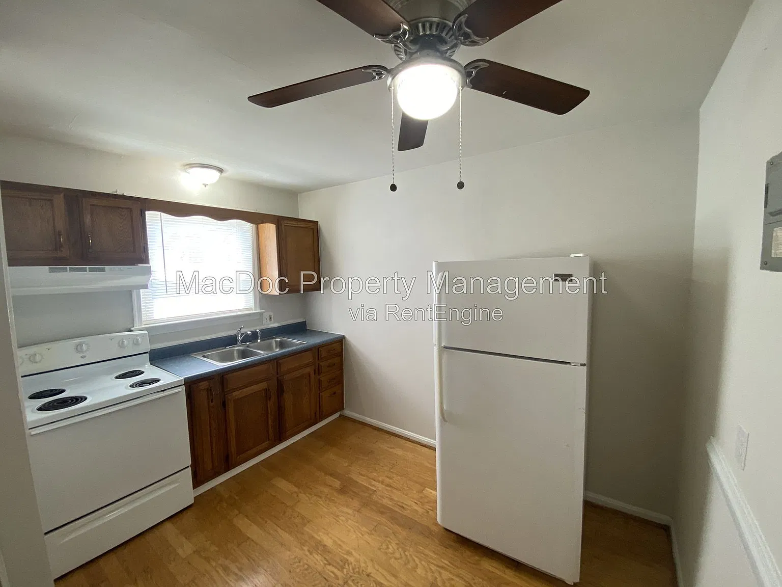 2 bed, 1.0 bath, 450 sqft, $1,545 — Photo 3
