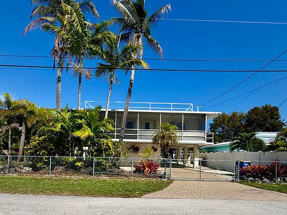 5th image of 234 Mohawk St