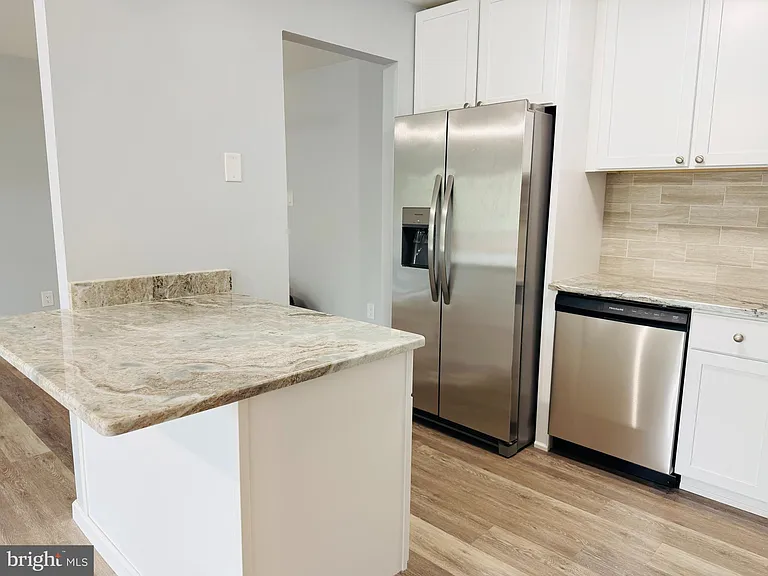 1008 Lindsey Ct — Photo 4