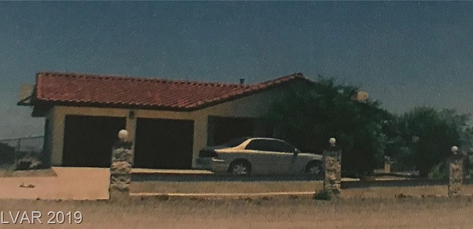 1st image of 180 Bowes Ave
