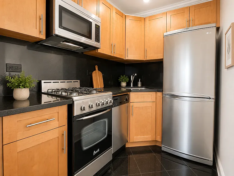 41 W 90th St #4A — Photo 2