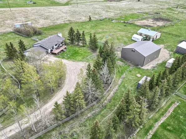 42239 W Weedon Trl, Rocky View County, AB T4C 3A2