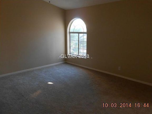3rd image of 7061 Roscoe Ave Unit 204