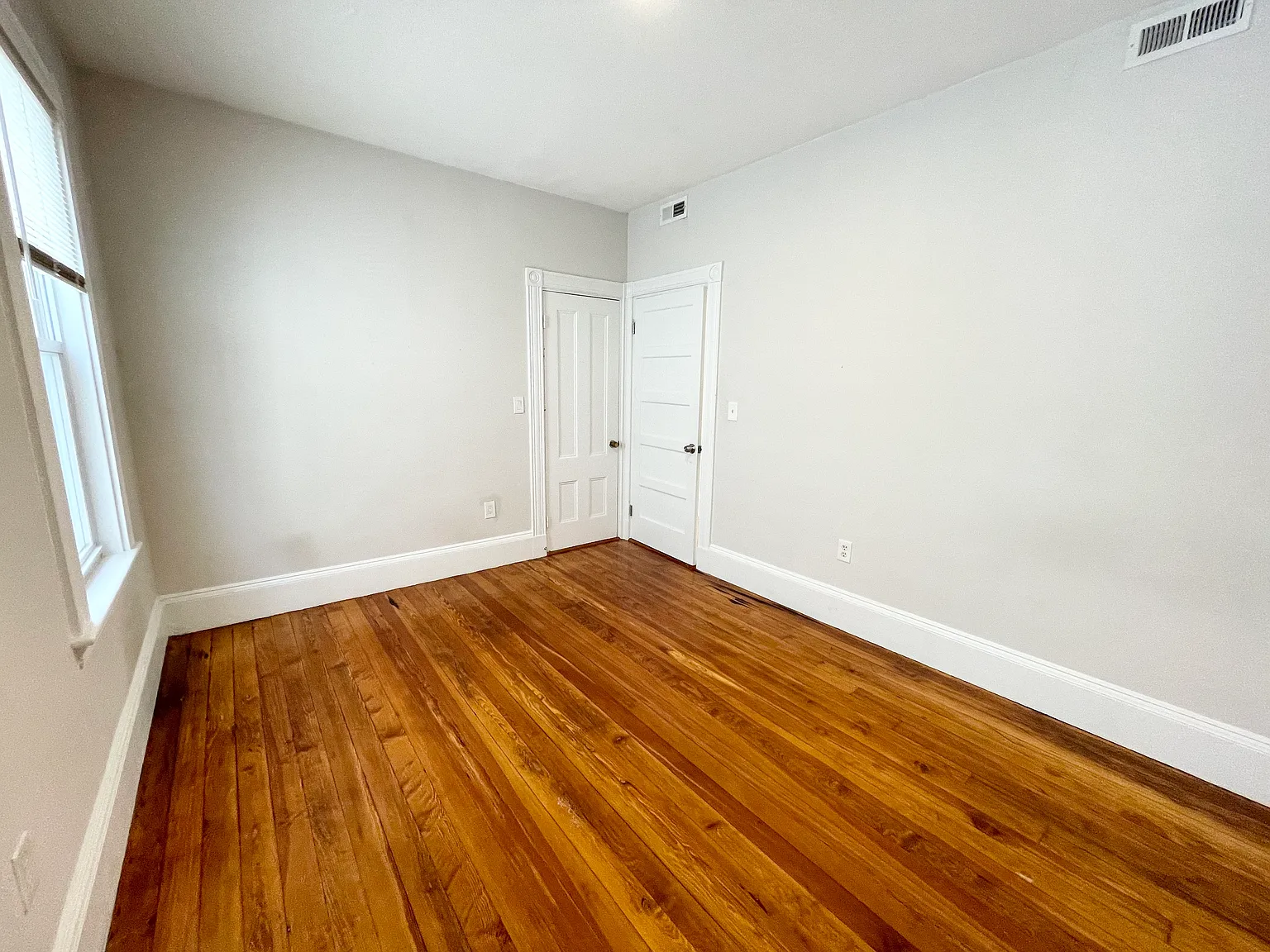3 bed, 9999 sqft, $3,100 — Photo 3