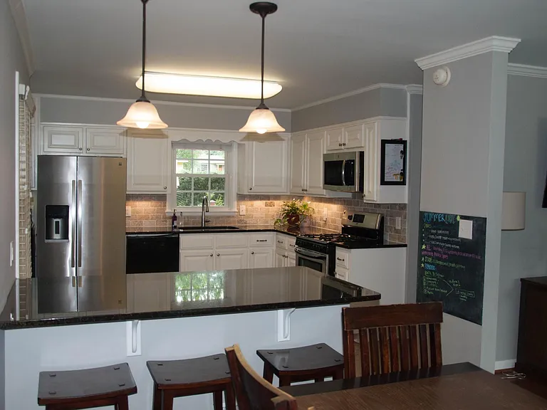 3243 Valley Park Dr — Photo 2
