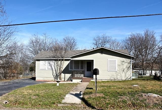 1st image of 304 W Light St