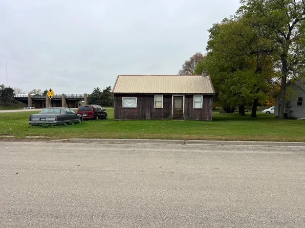 103 5th St, Hawley, MN 56549