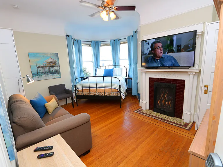 126 Fillmore St #H — Photo 1