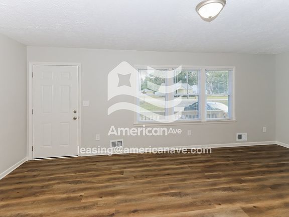 642014_004_wm_-_living_room_13208966.jpg