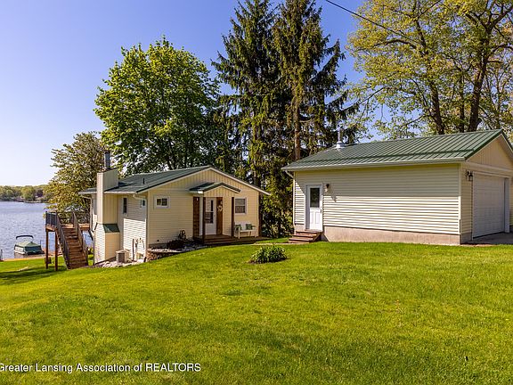 3rd image of 6391 Lakeshore Dr
