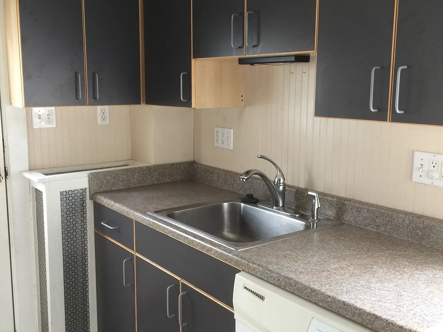 2 bed, 750 sqft, $2,300 — Photo 2