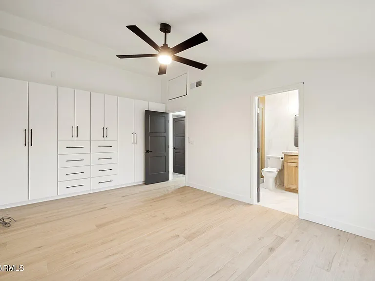 1216 W Rovey Ave — Photo 16