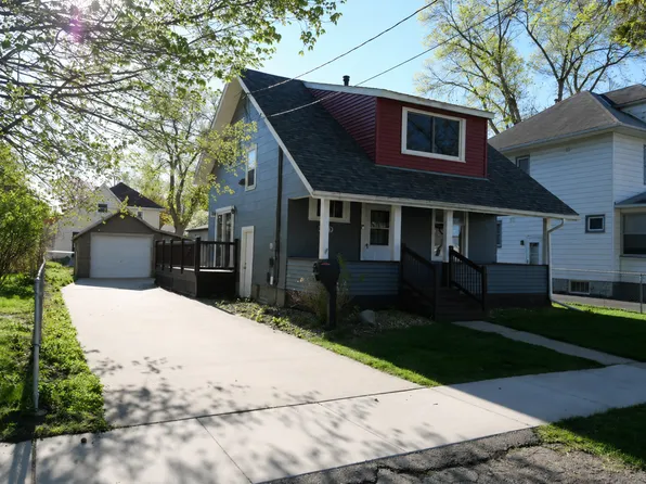 230 10th Ave NE, Rochester, MN 55906
