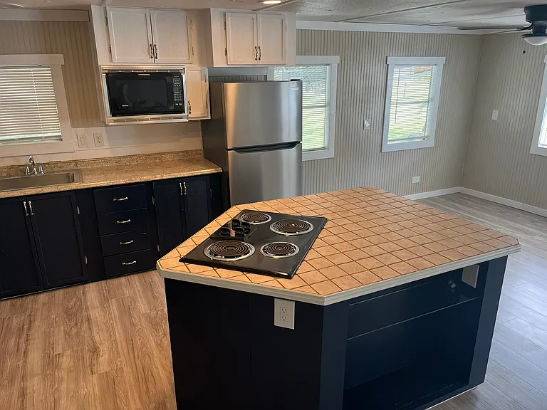 3817 N Holiday Dr — Photo 5