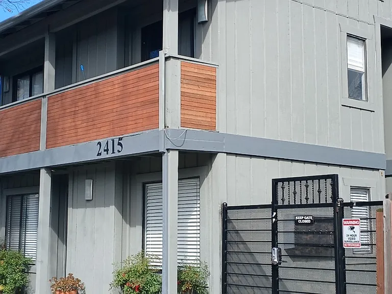 2415 W St #6 — Photo 1