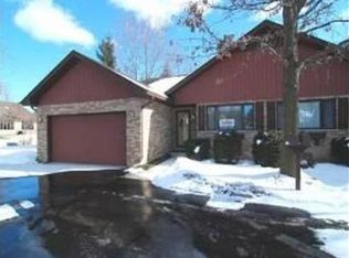 43 Castle Rock Ln, Bloomingdale, IL 60108