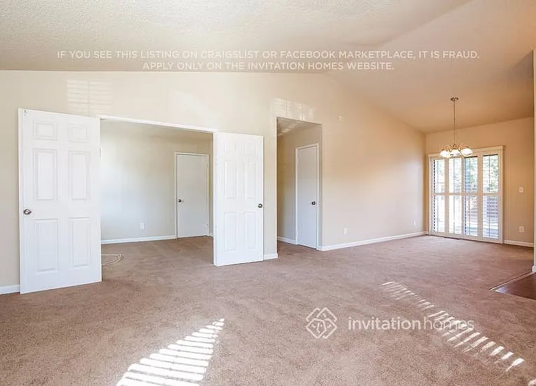 1401 Mandarin Ct — Photo 3