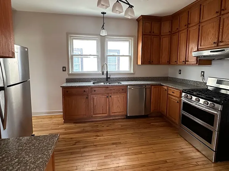 1608 Van Buren Ave — Photo 2